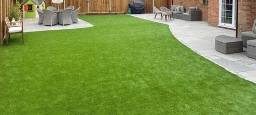 When Is the Best Time to Lay Artificial Grass?